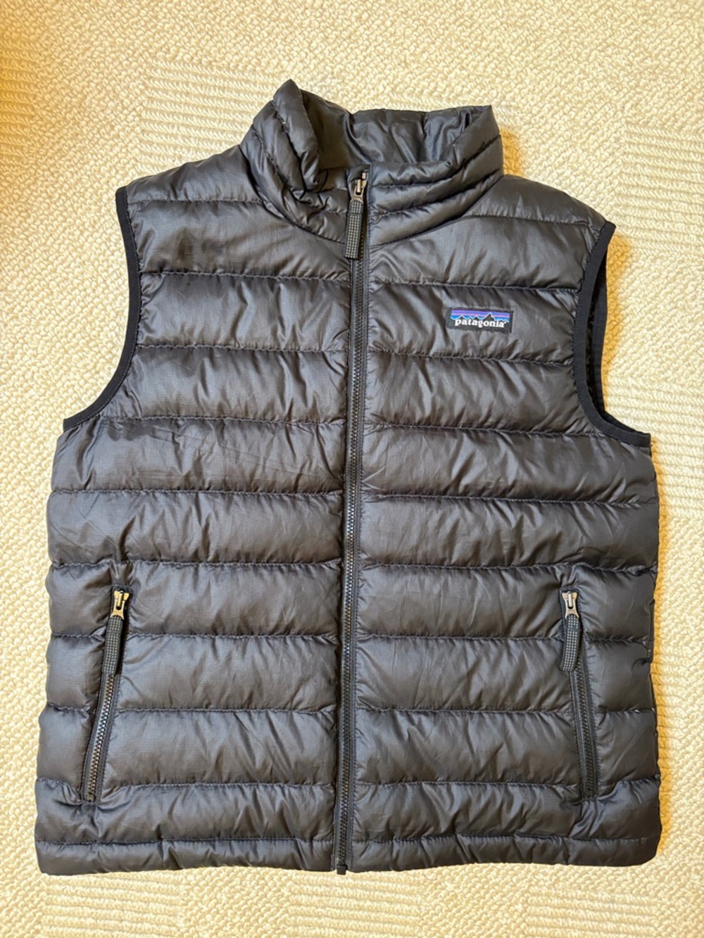 Patagonia kids down zip vest size Medium